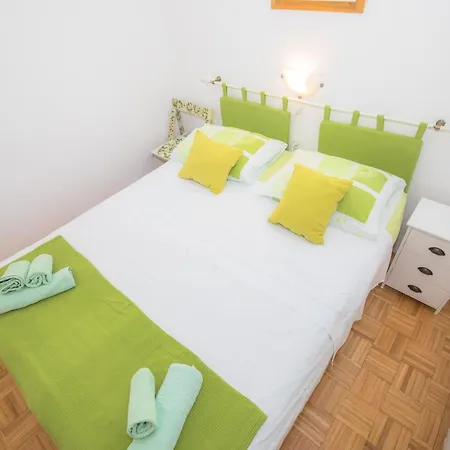 Front Mirjana Apartment Rogoznica (Sibenik-Knin)