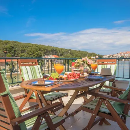 Front Mirjana Apartment Rogoznica (Sibenik-Knin)