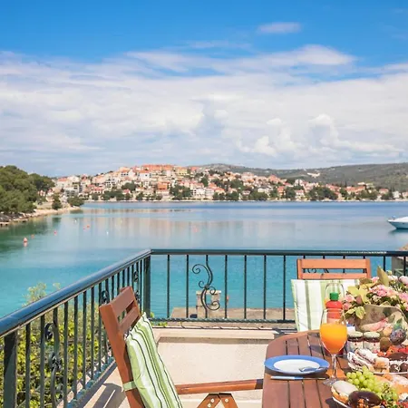 Front Mirjana Rogoznica (Sibenik-Knin)