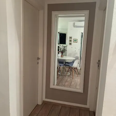 Front Mirjana Апартаменты *